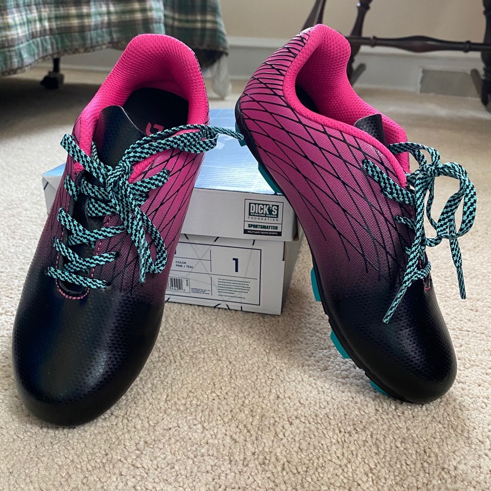 NWT Girls Cleats
